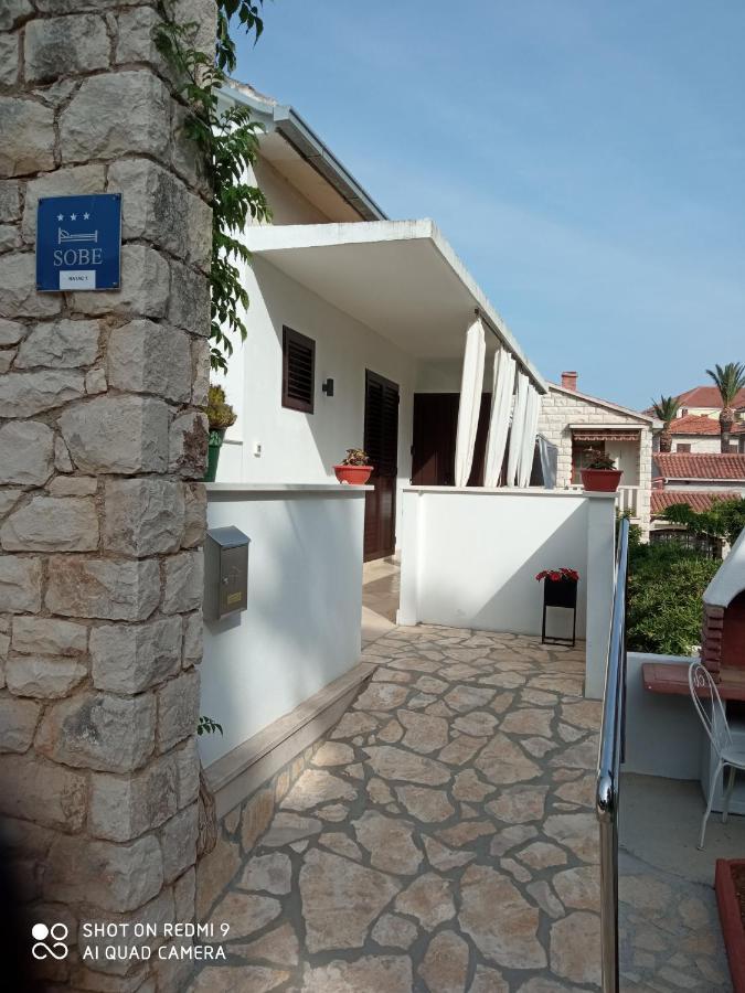 Apartment M&J Supetar Exterior photo